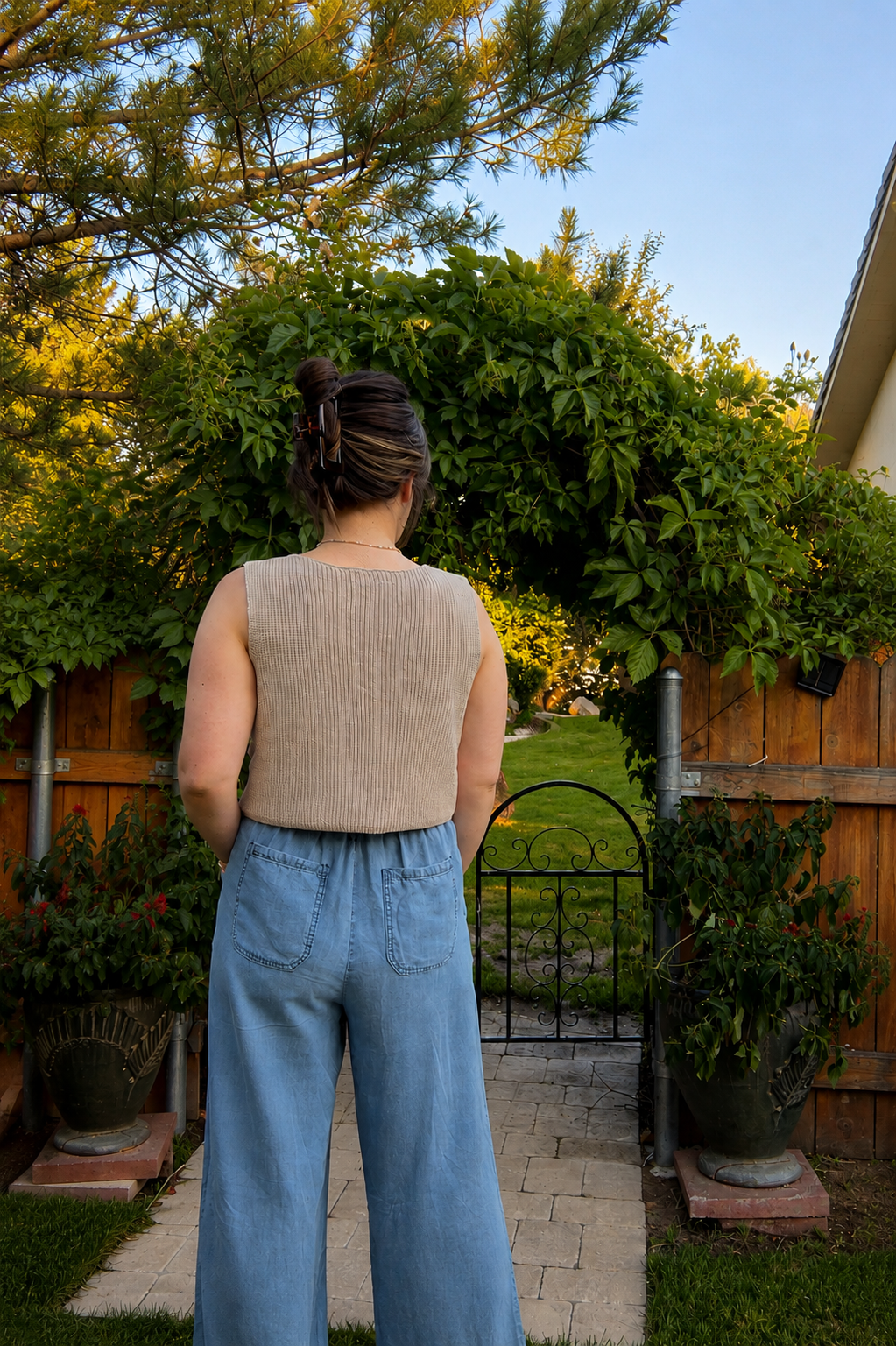 Isabel Knit Vest (Taupe)